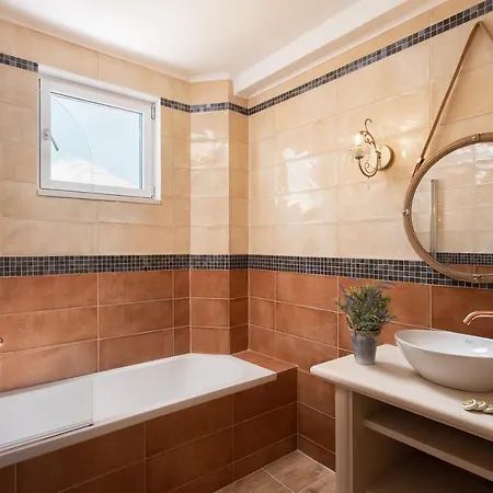 빌라 Aneli Luxury - Alexandra With Heated Pool Áyios Kírikos