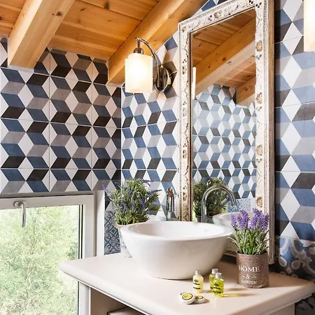 Aneli Luxury - Alexandra With Heated Pool Villa *