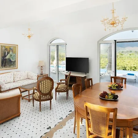 Aneli Luxury - Alexandra With Heated Pool Villa