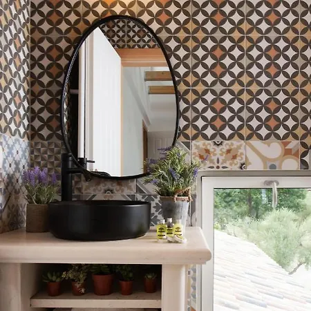 Aneli Luxury - Alexandra With Heated Pool Villa