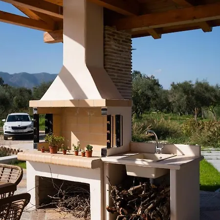 Aneli Luxury - Alexandra With Heated Pool Villa