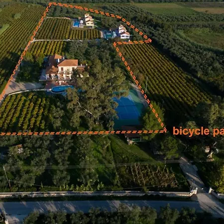 Aneli Luxury - Alexandra With Heated Pool Villa